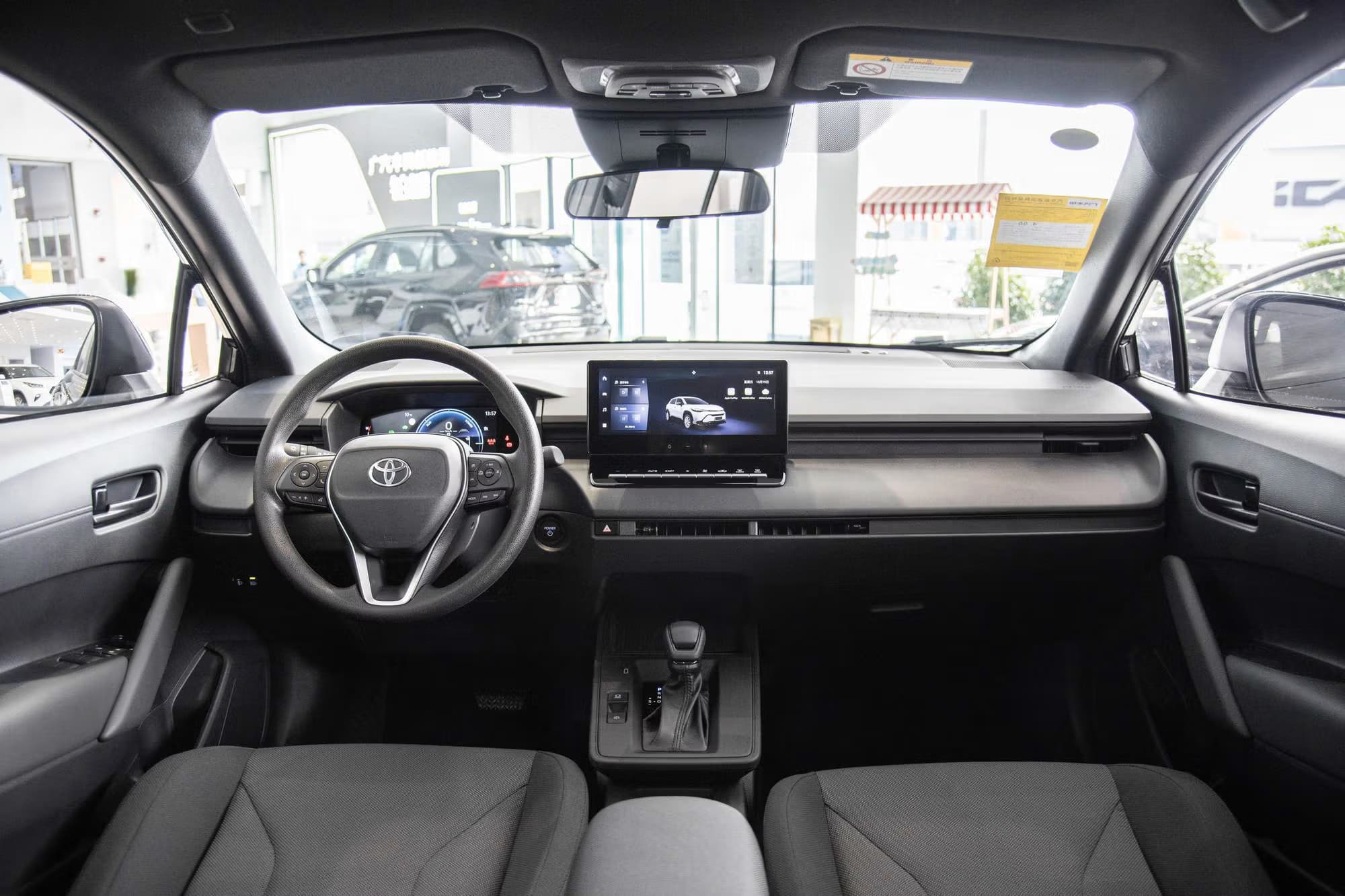 Vehicle View 6