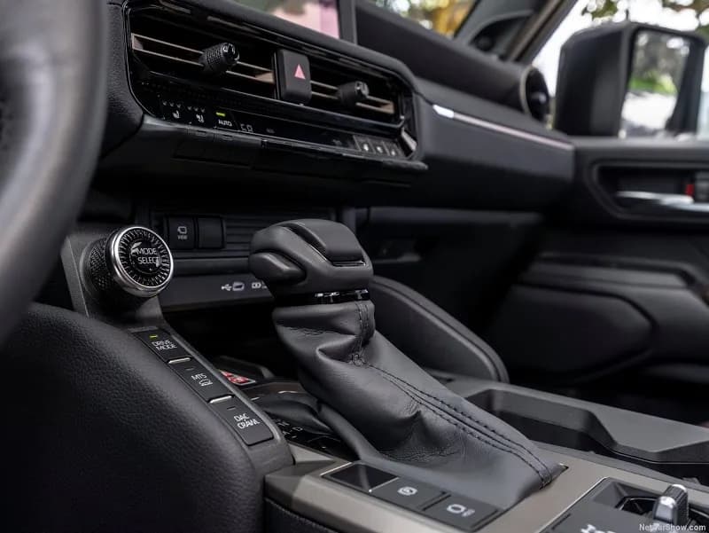 Vehicle View 6