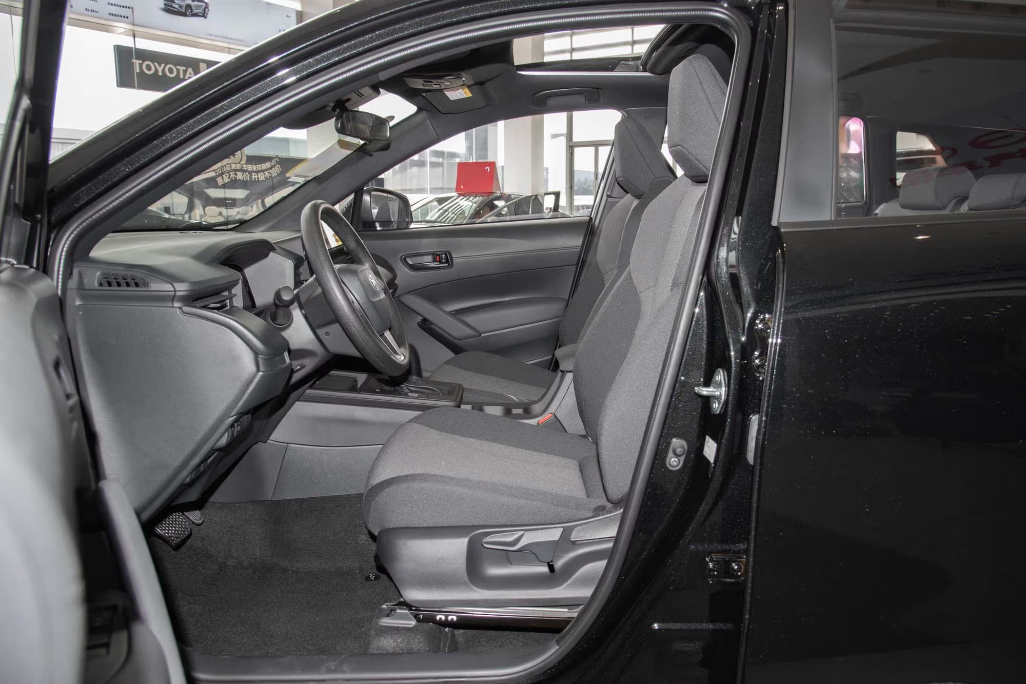 Vehicle View 9